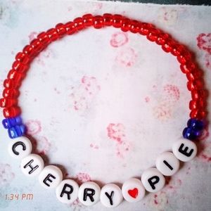 CHERRY PIE // Glass Bead Bracelet